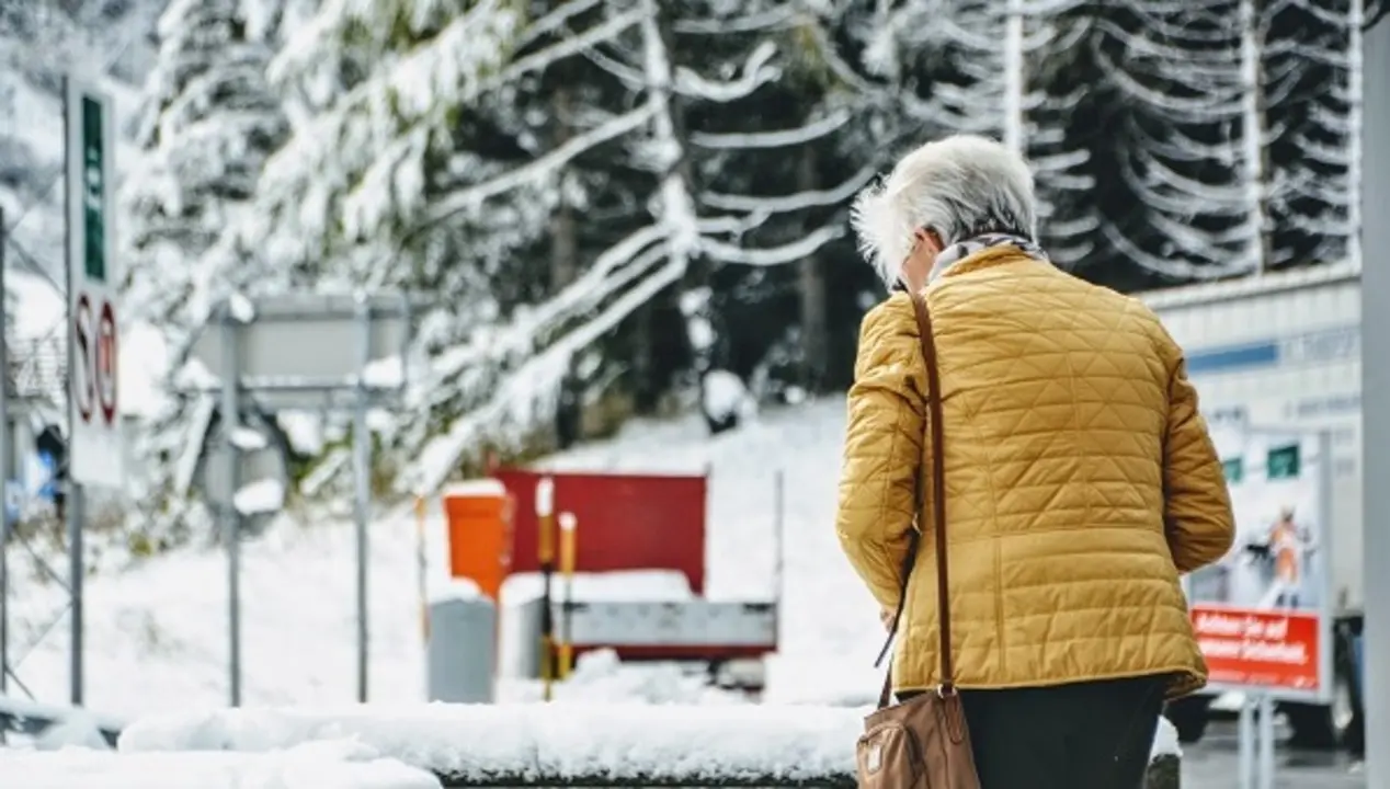 Older woman in winter 600 x 340